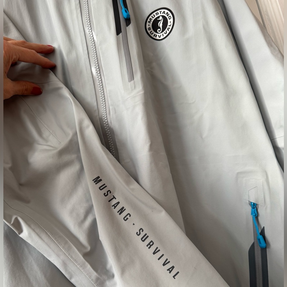 Men's Mustang Survival Performance Waterproof Jacket XXL. High End Sailing Brand - Picture 4 of 15
